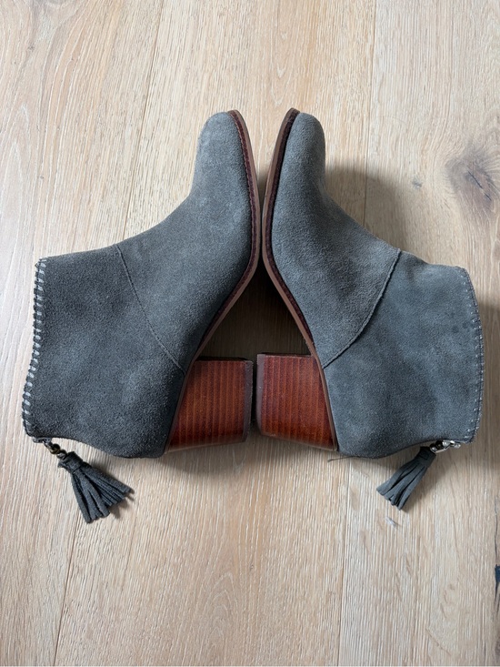 Toms Shoes - TOMS Boots Womens 9.5 Leila Ankle Booties Gray Suede Tassel Back Zip Low Heels
